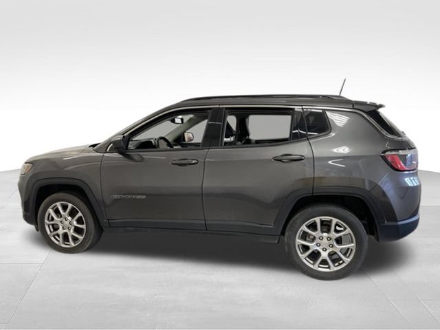Used 2022 Jeep Compass Latitude AWD/4WD image 4