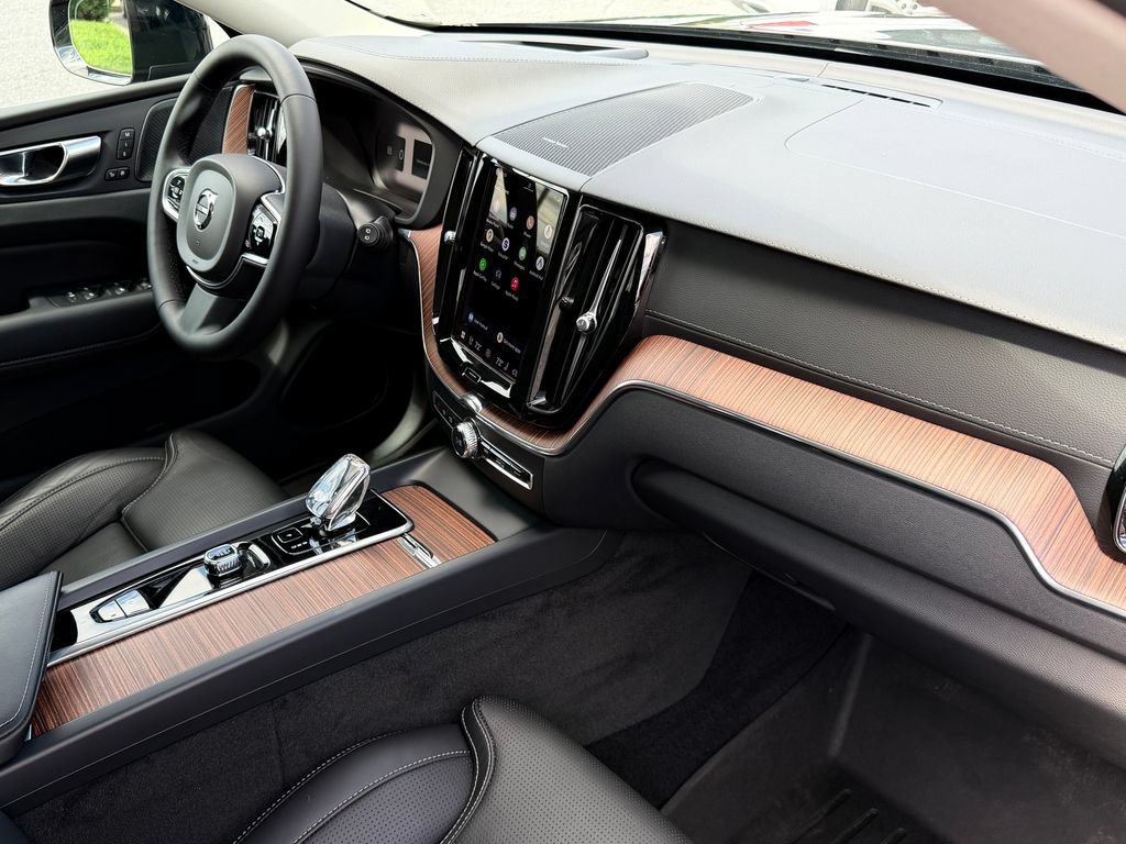 Certified 2023 Volvo XC60 B5 Ultimate w/ Climate Package AWD/4WD image 16