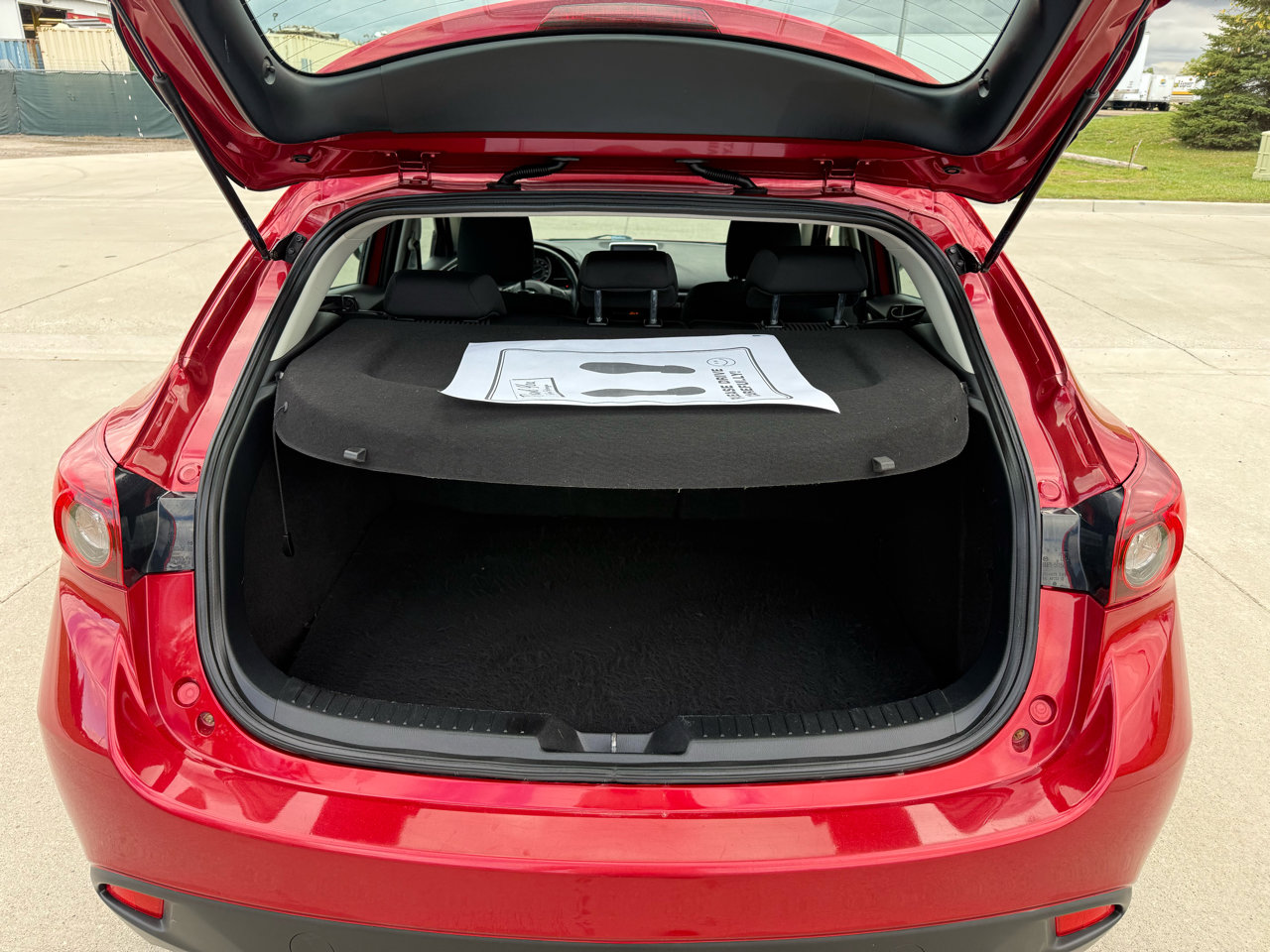 Used 2016 MAZDA MAZDA3 i Touring w/ Popular Equipment Package image 9