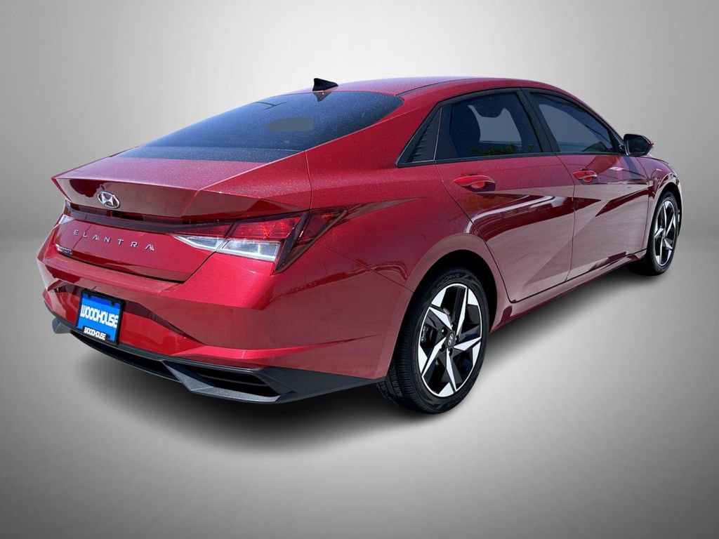 Used 2023 Hyundai Elantra SEL w/ Convenience Package FWD image 5