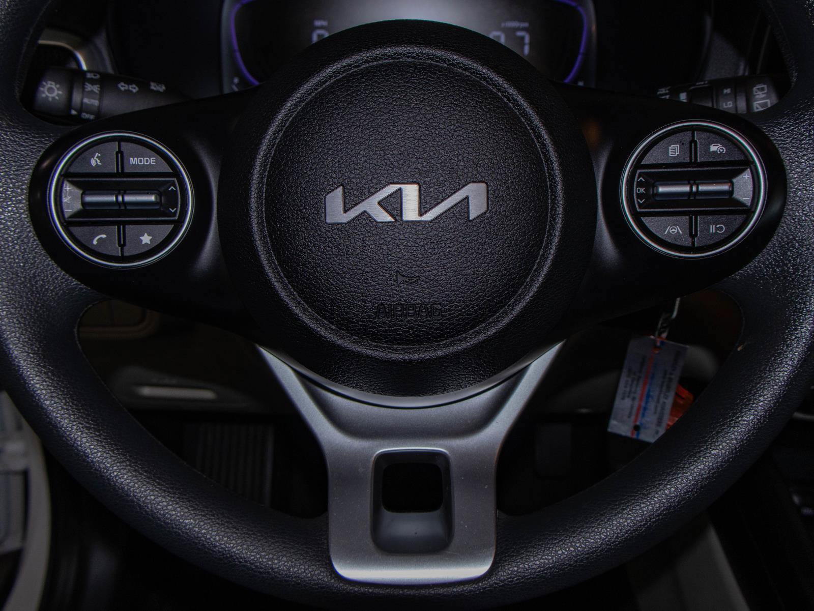 Used 2025 Kia Soul LX w/ LX Technology Package FWD image 11
