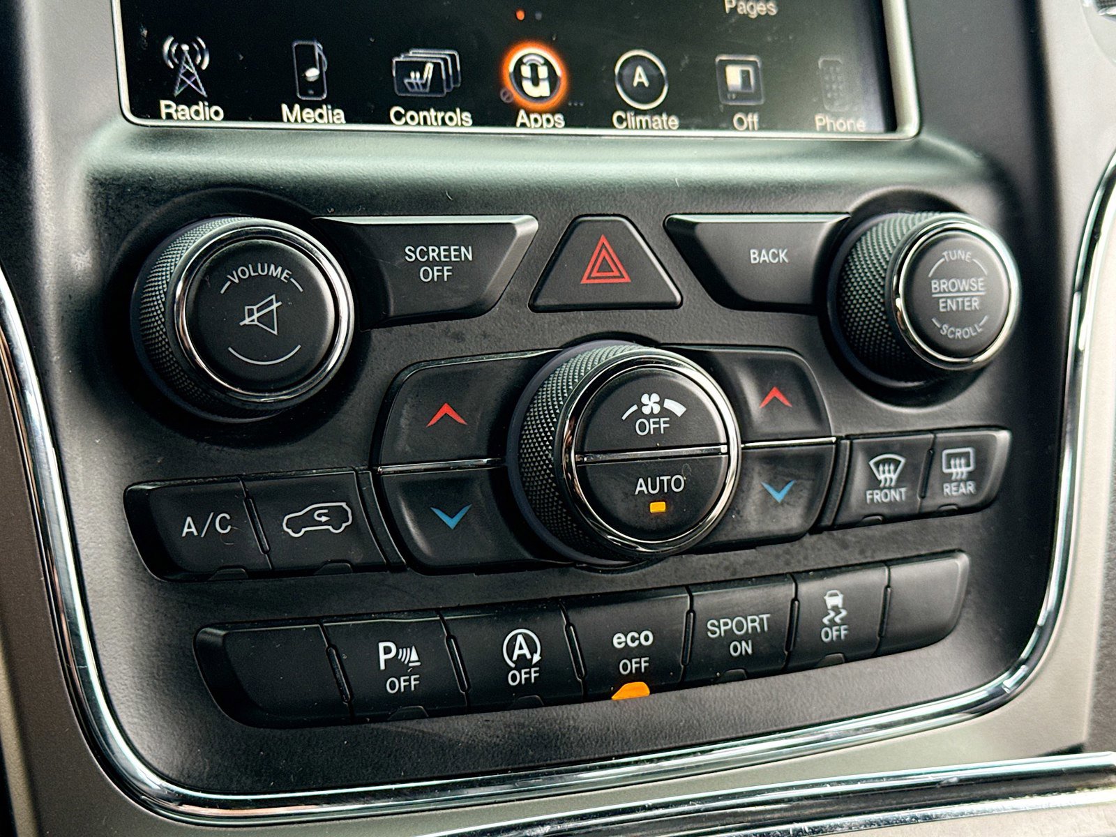 Used 2017 Jeep Grand Cherokee Altitude image 11