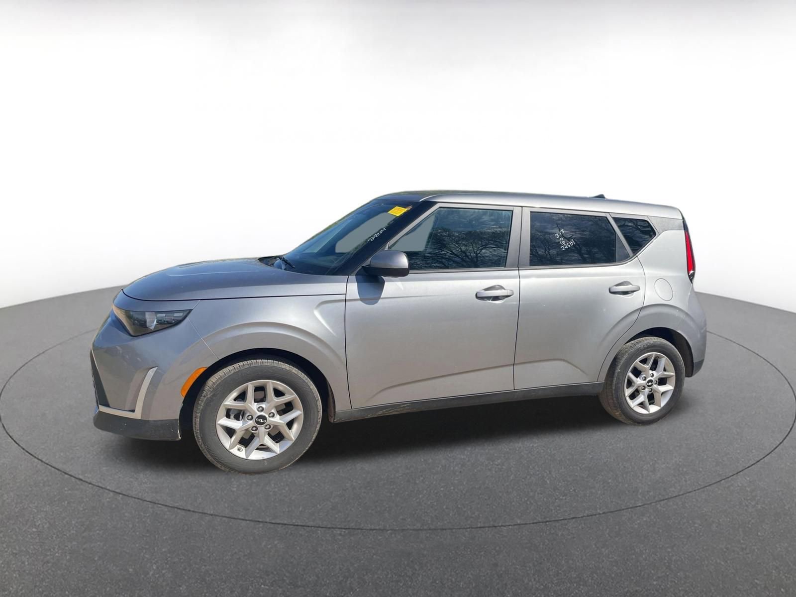 Used 2025 Kia Soul LX w/ LX Technology Package image 8