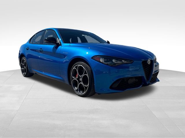 Used 2024 Alfa Romeo Giulia Veloce image 3