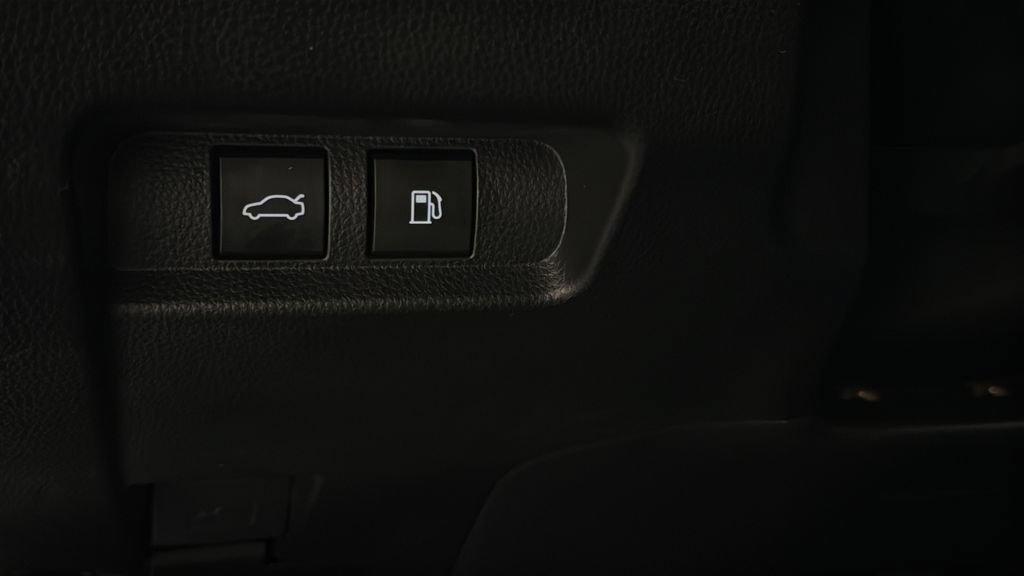 Used 2024 Toyota Crown AWD/4WD image 42