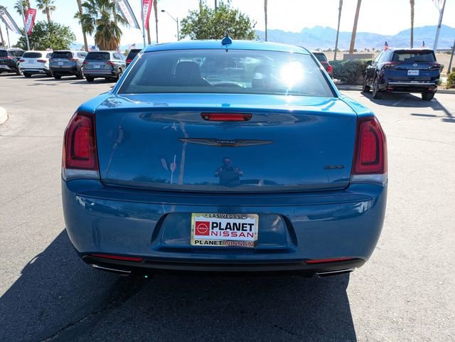 Used 2020 Chrysler 300 Touring w/ Sport Appearance Package RWD image 7