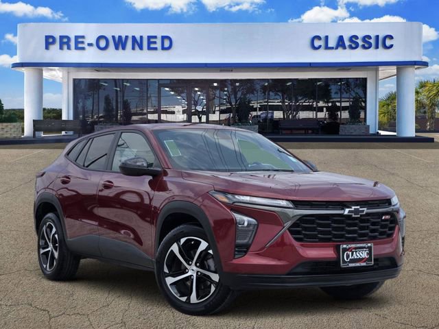 Used 2024 Chevrolet Trax RS FWD image 1