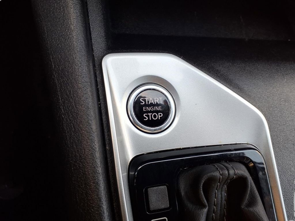 Used 2025 Nissan Altima 2.5 SV image 9