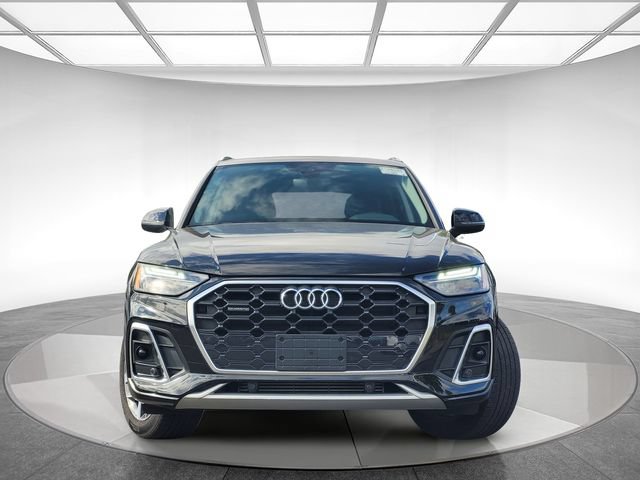 Used 2023 Audi Q5 2.0T Premium w/ Convenience Package AWD/4WD image 2