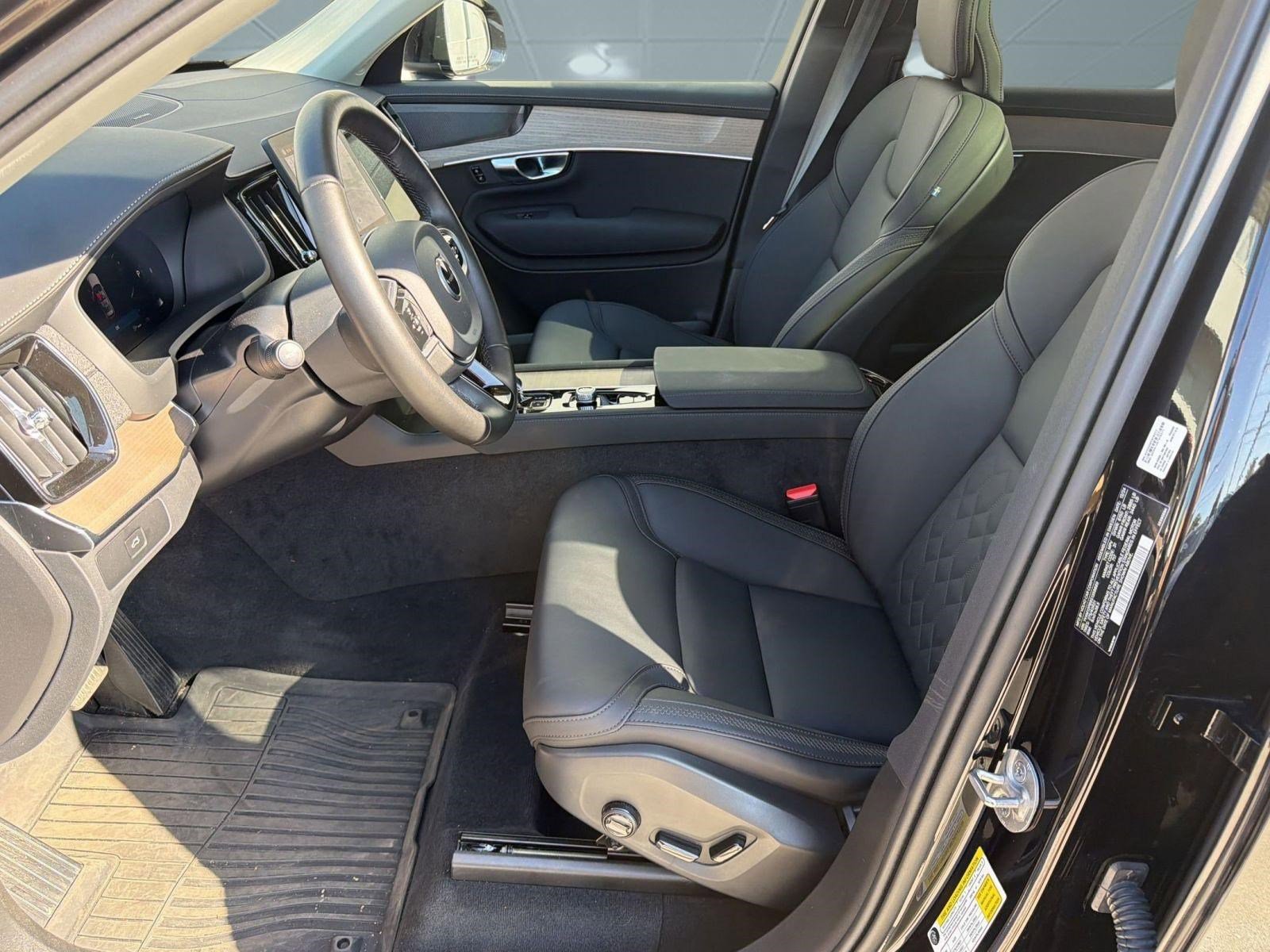 Used 2025 Volvo XC90 B5 Plus w/ Protection Package Premier AWD/4WD image 5