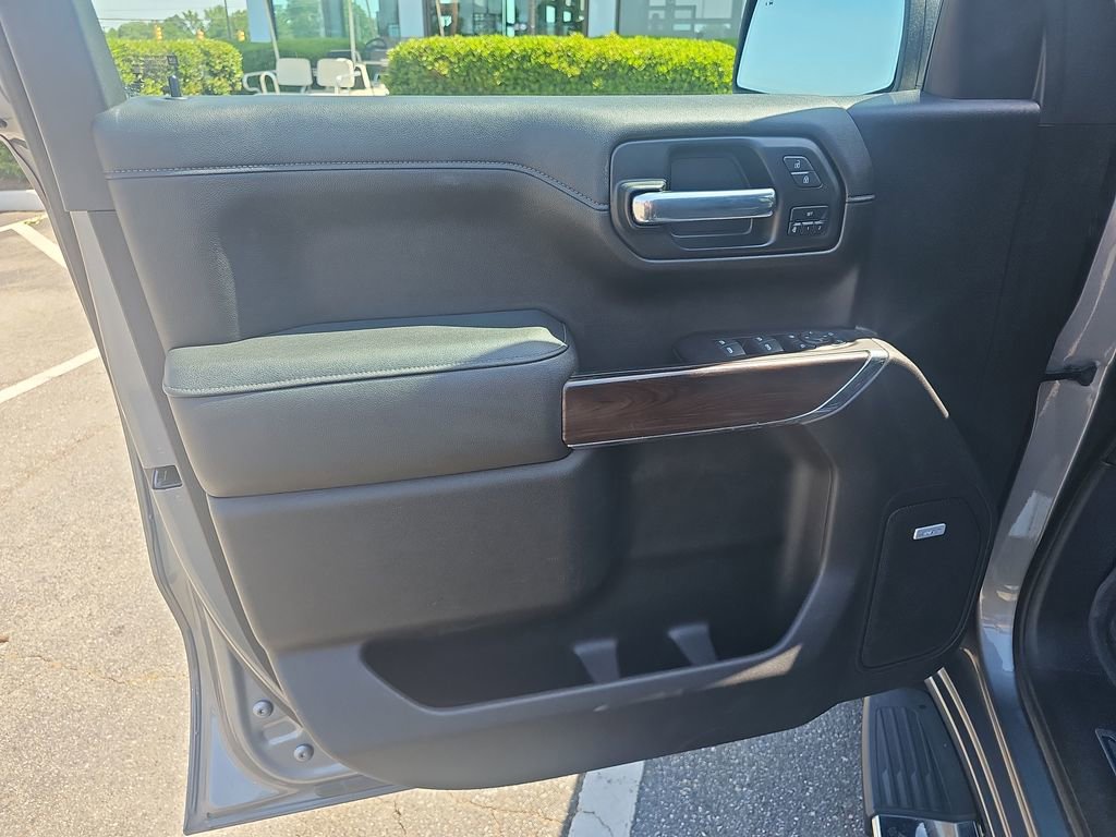 Used 2021 GMC Sierra 1500 SLT w/ SLT Premium Plus Package AWD/4WD image 18