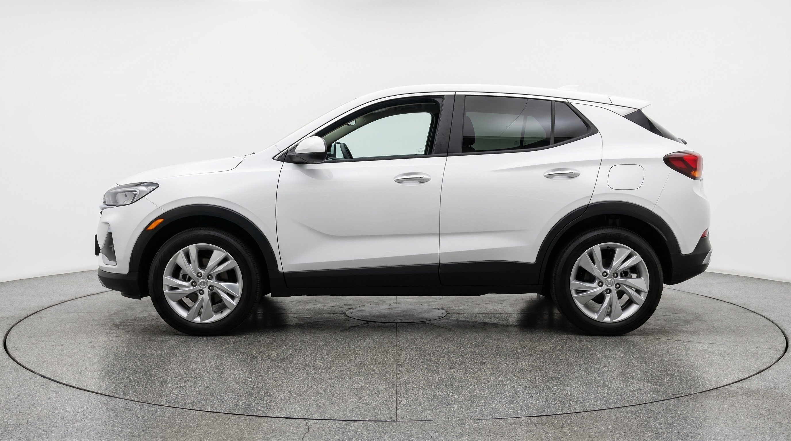 Used 2025 Buick Encore GX Preferred AWD/4WD image 5