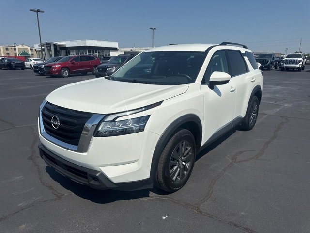 Used 2022 Nissan Pathfinder SV image 8