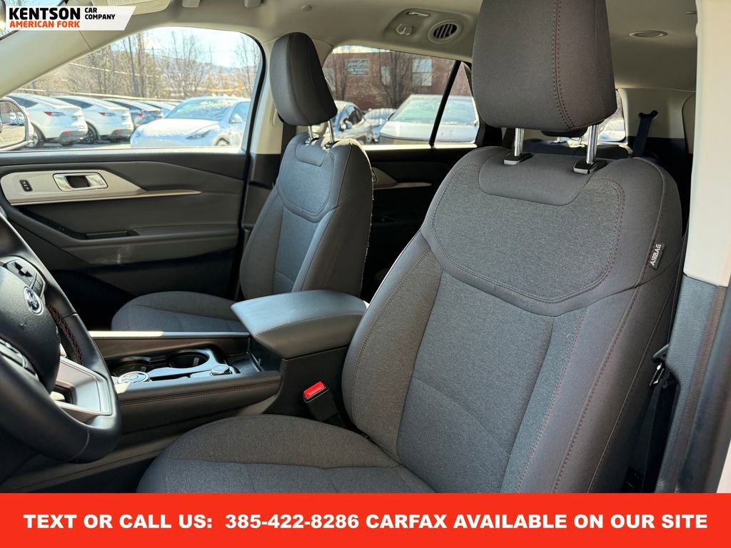 Used 2025 Ford Explorer Active image 28