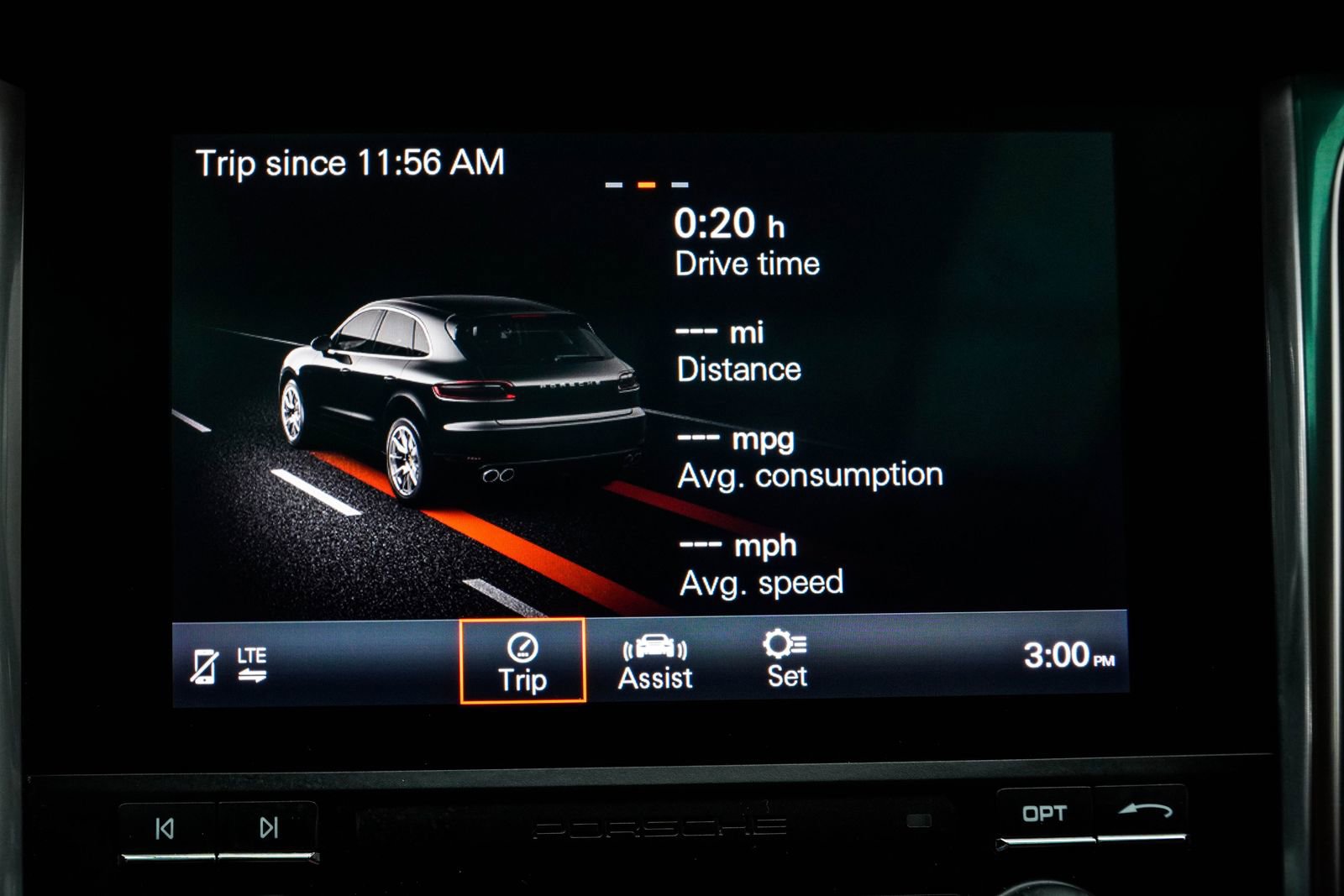 Used 2018 Porsche Macan S image 30