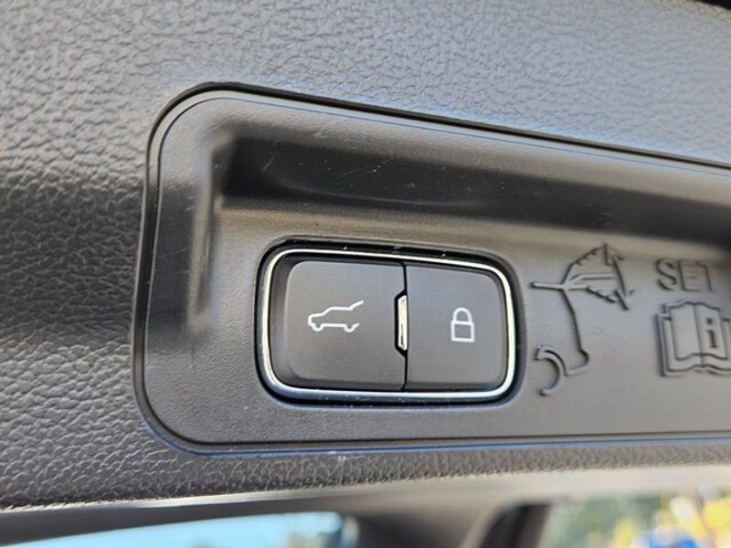 Certified 2023 Ford Explorer Limited w/ Equipment Group 301A RWD image 14