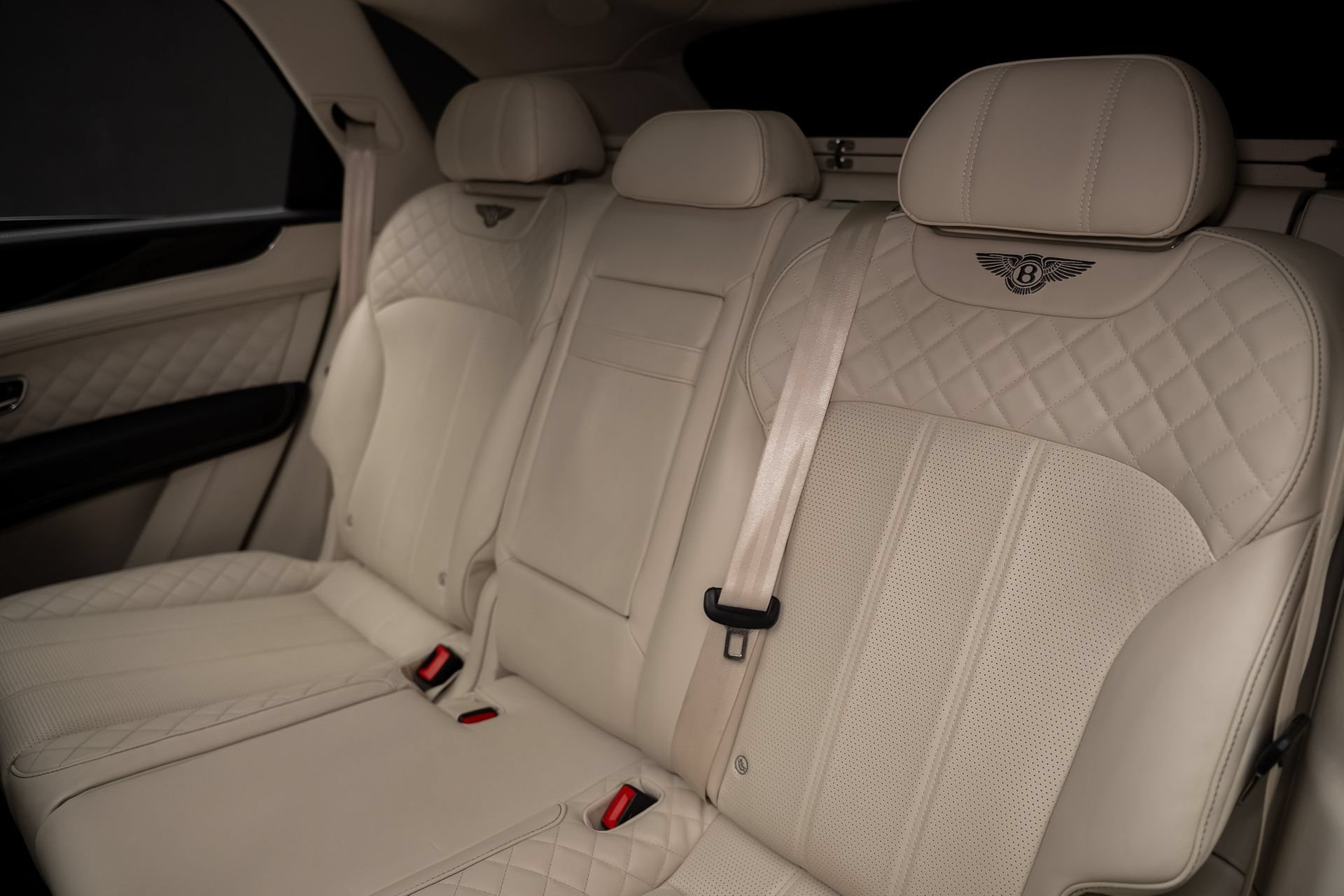 Used 2018 Bentley Bentayga AWD/4WD image 66