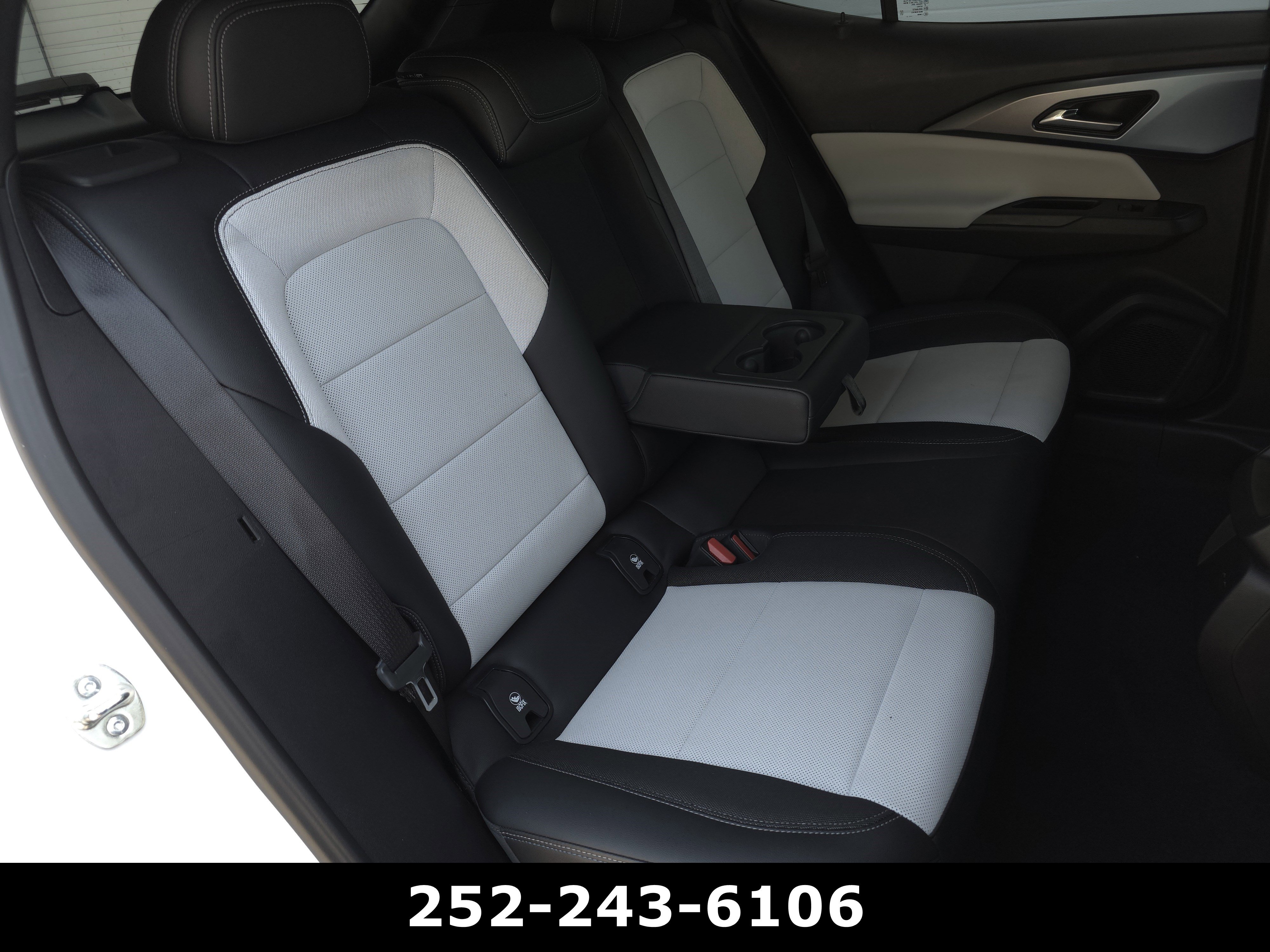 Used 2025 Chevrolet Equinox EV LT FWD image 36