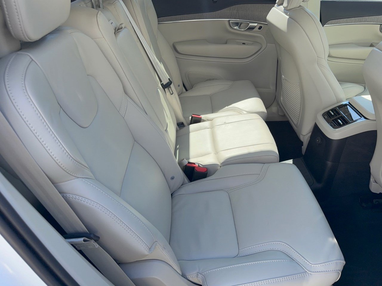 Certified 2025 Volvo XC90 T8 Ultra w/ Protection Package Premier AWD/4WD image 29