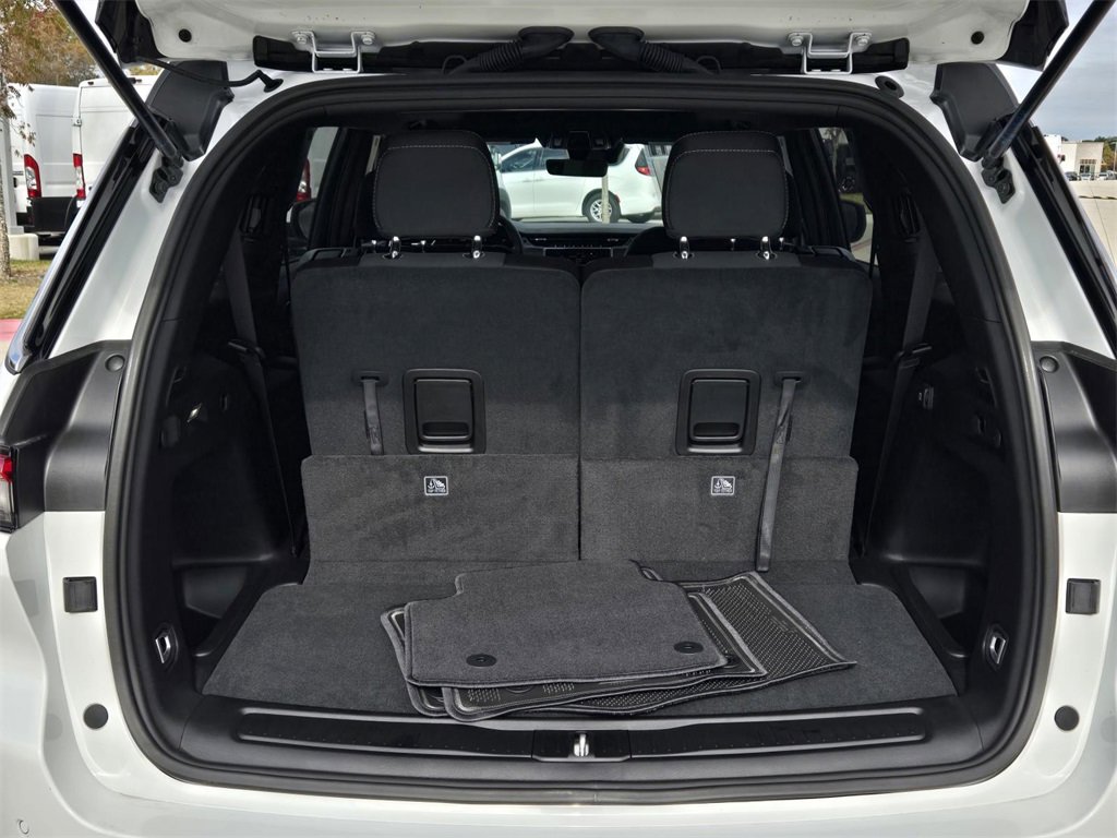 New 2025 Jeep Grand Cherokee L Laredo image 10