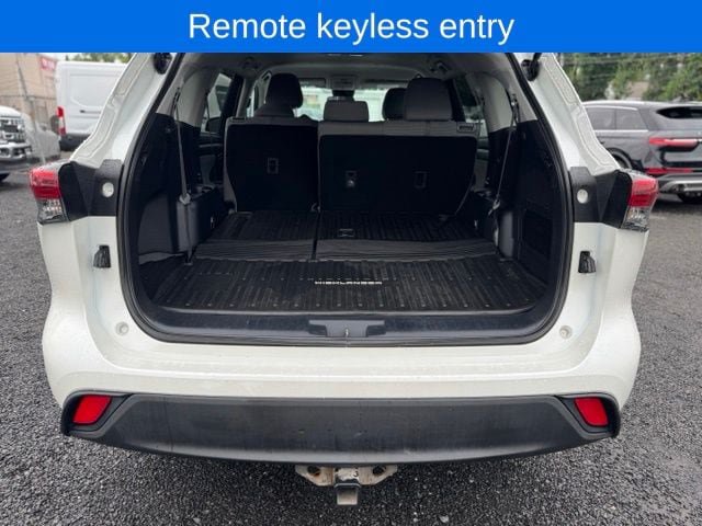 Used 2020 Toyota Highlander L AWD/4WD image 28