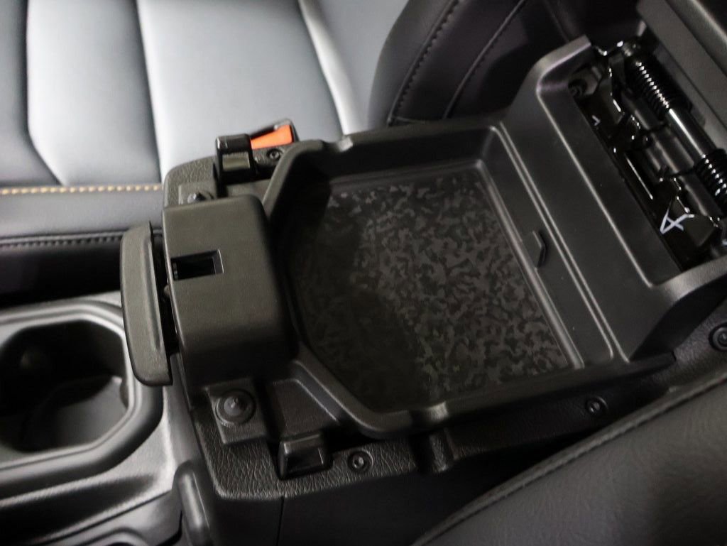 New 2025 Jeep Wrangler Sahara image 28