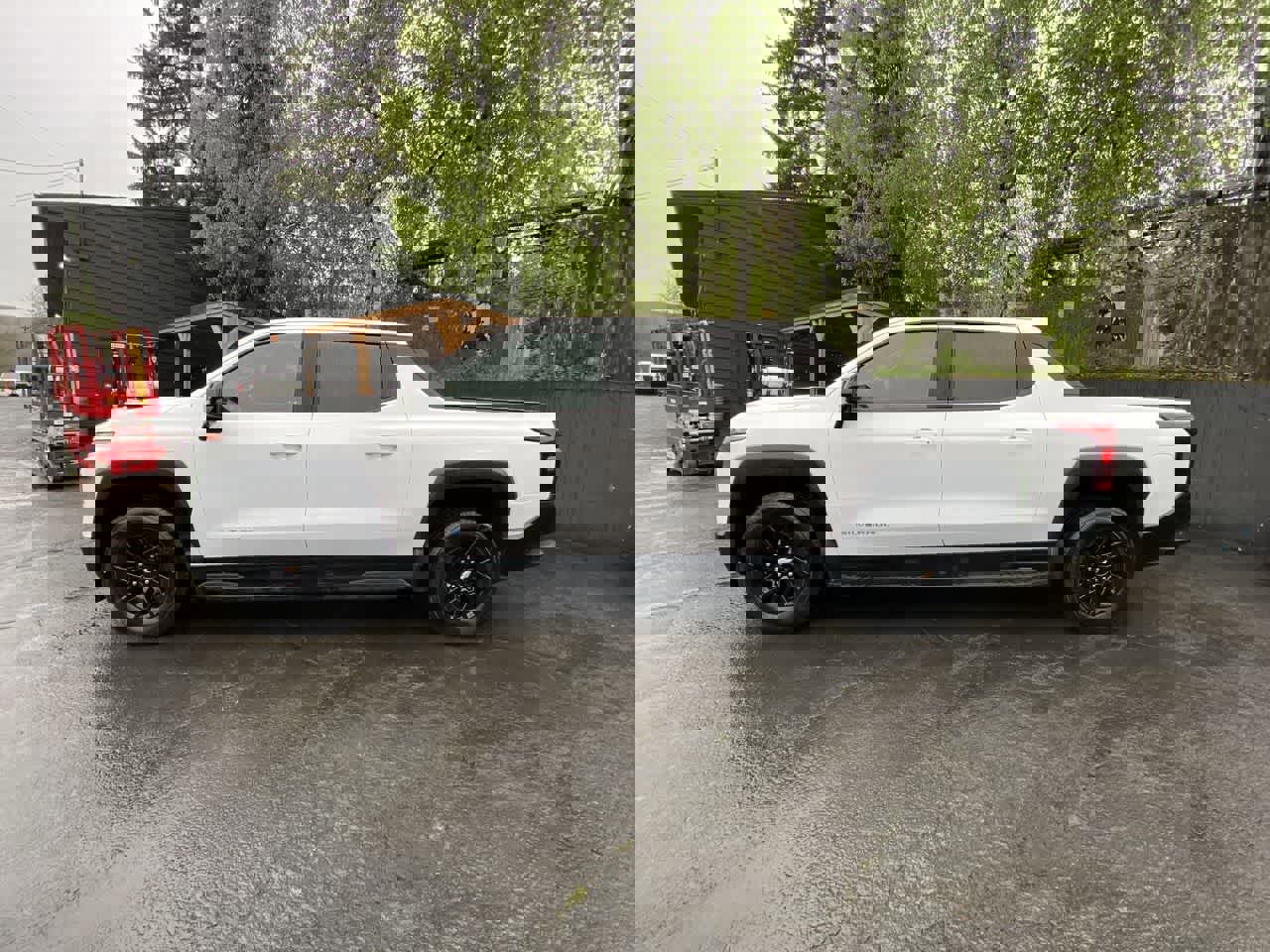 Used 2024 Chevrolet Silverado EV W/T AWD/4WD image 3