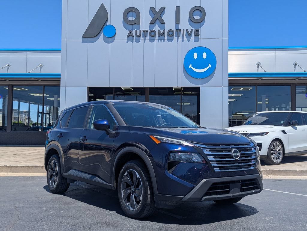 Used 2025 Nissan Rogue SV AWD/4WD image 1