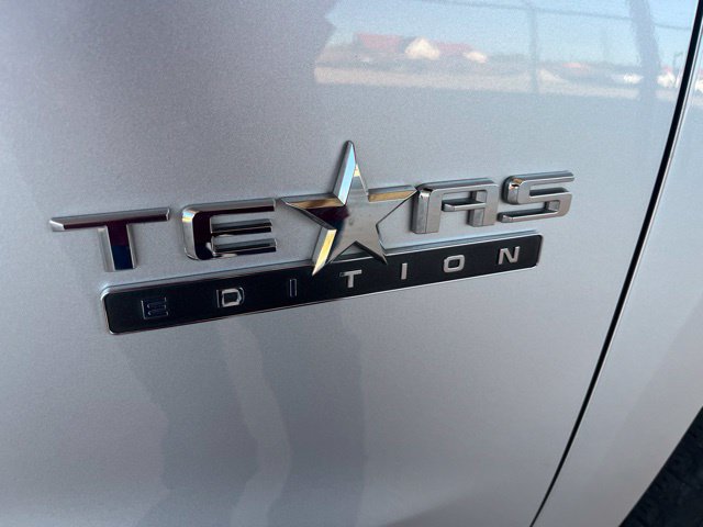 Used 2022 Chevrolet Silverado 1500 LT w/ Z71 Off-Road Package AWD/4WD image 5