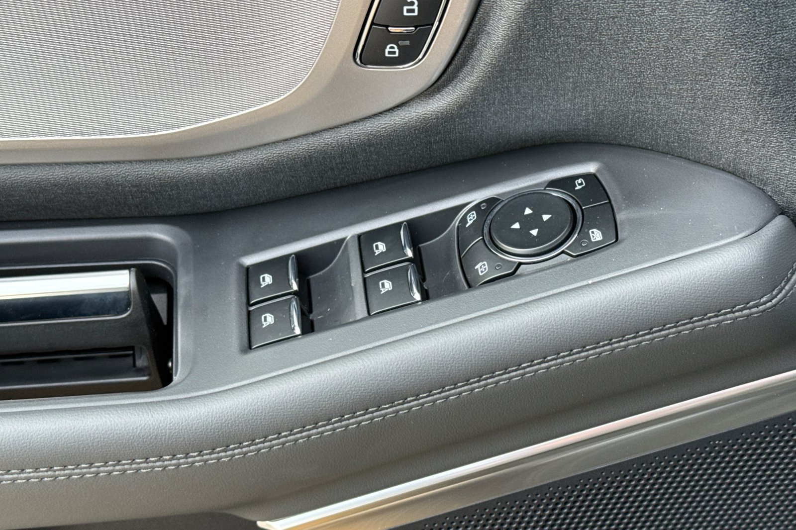 New 2026 Ford Expedition Active AWD/4WD image 12