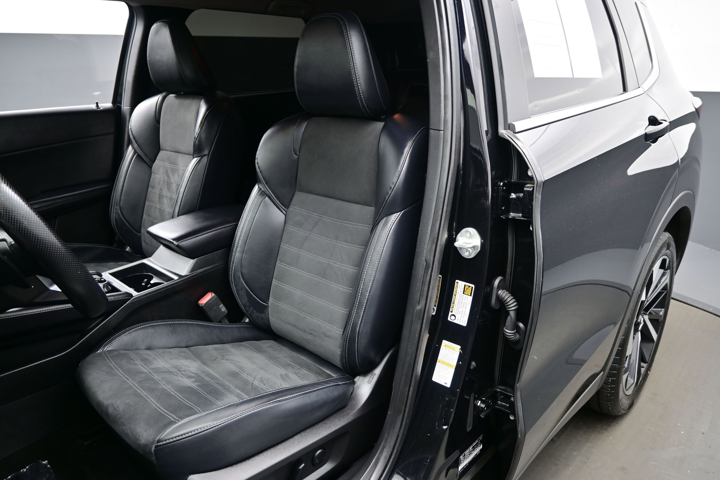 Used 2024 Mitsubishi Outlander SE AWD/4WD image 12