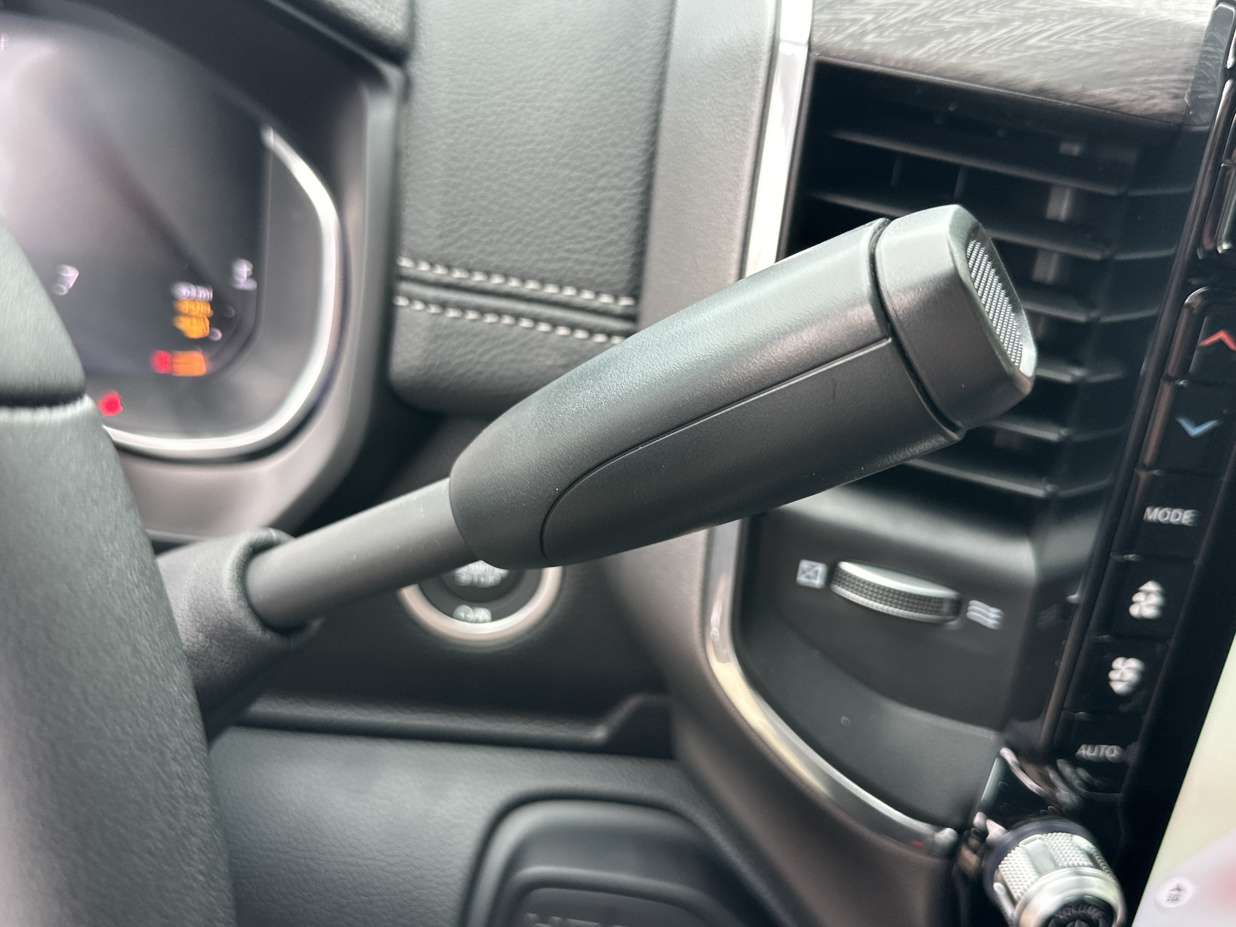 New 2027 RAM 2500 Laramie AWD/4WD image 13