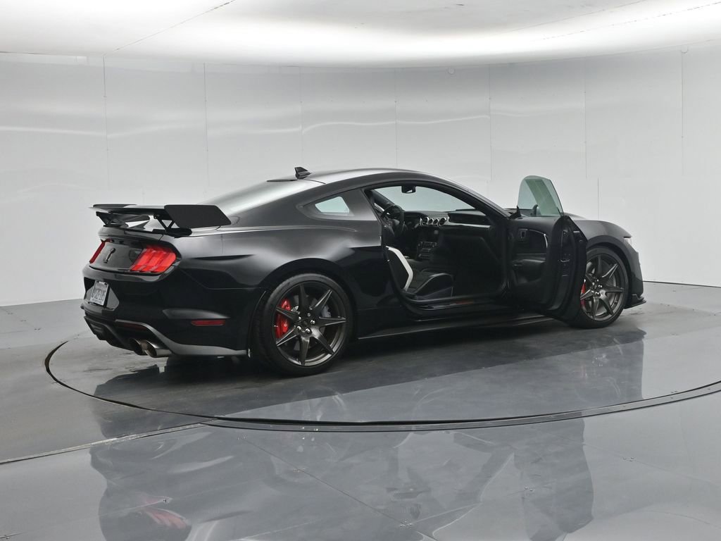 Certified 2021 Ford Mustang Shelby GT500 w/ Carbon Fiber Track Pack RWD image 6
