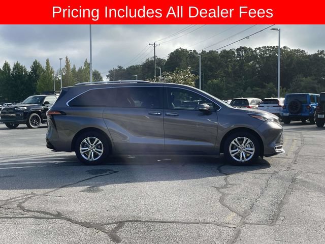 Used 2023 Toyota Sienna Platinum AWD/4WD image 6