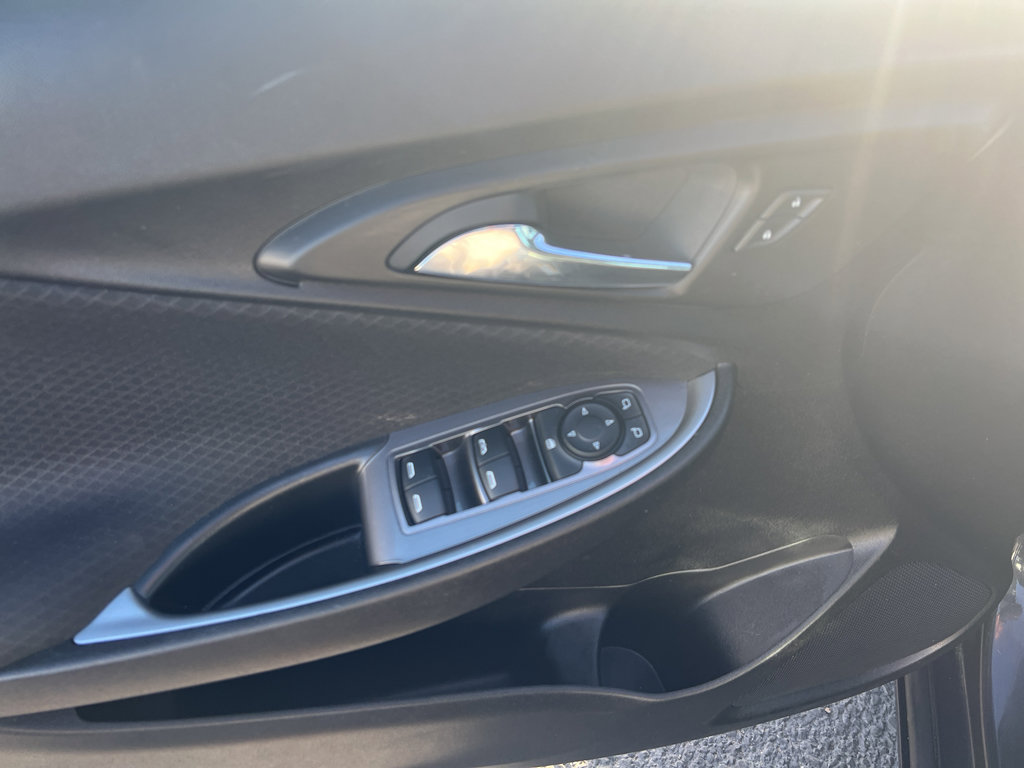 Used 2023 Chevrolet Malibu LT image 11