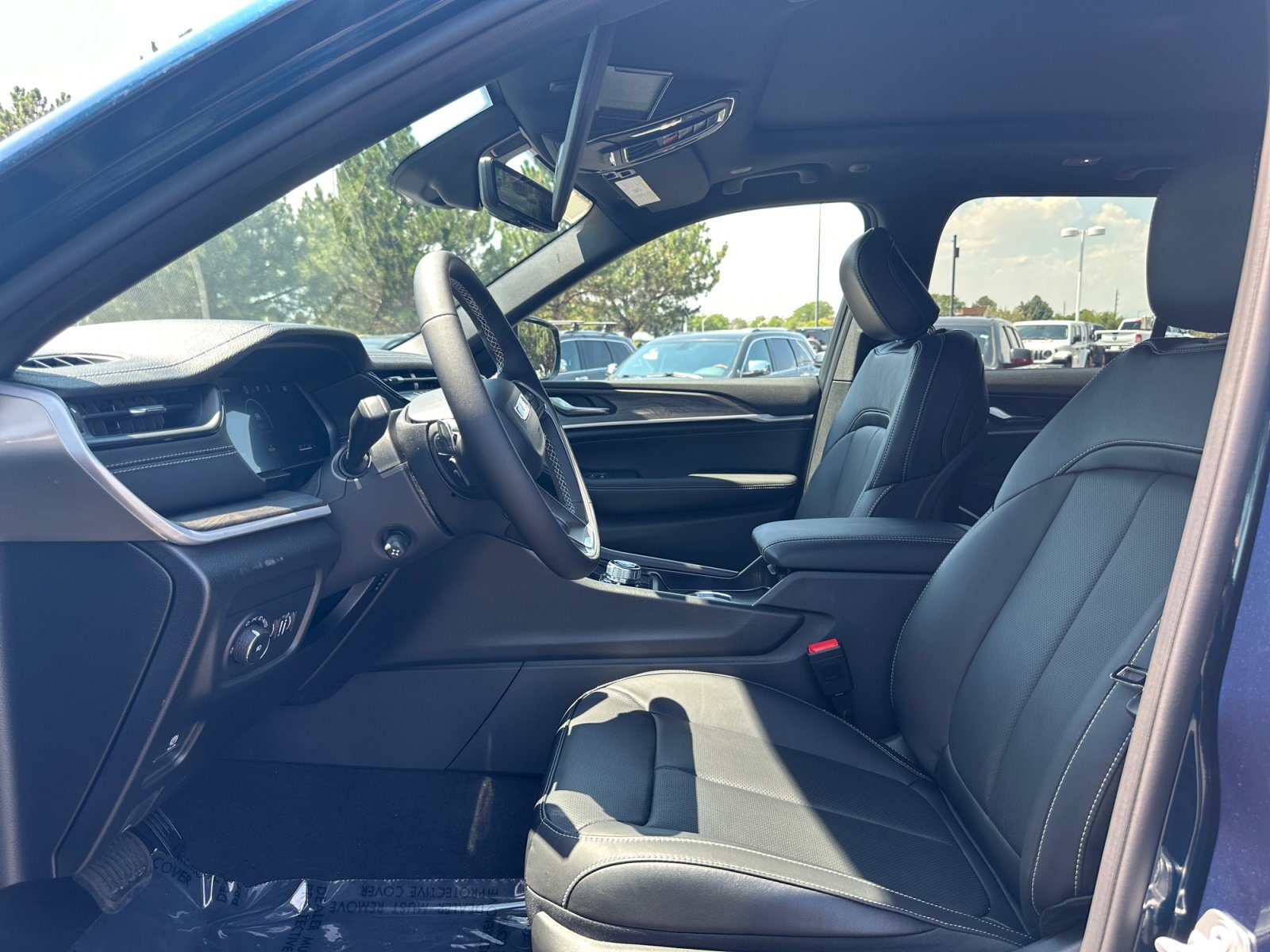 New 2026 Jeep Grand Cherokee Limited AWD/4WD image 12