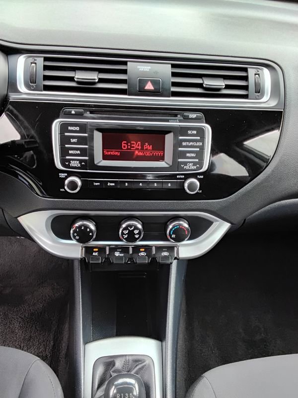 Used 2016 Kia Rio LX image 12