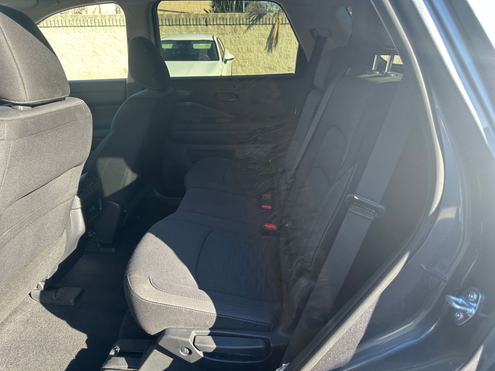 Used 2025 Nissan Pathfinder SV image 28