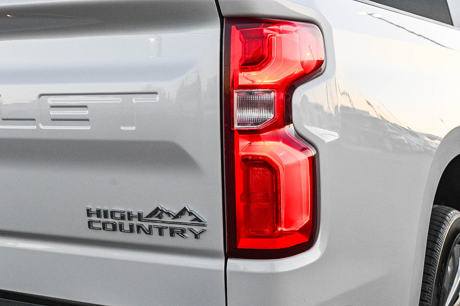 Used 2019 Chevrolet Silverado 1500 High Country image 9