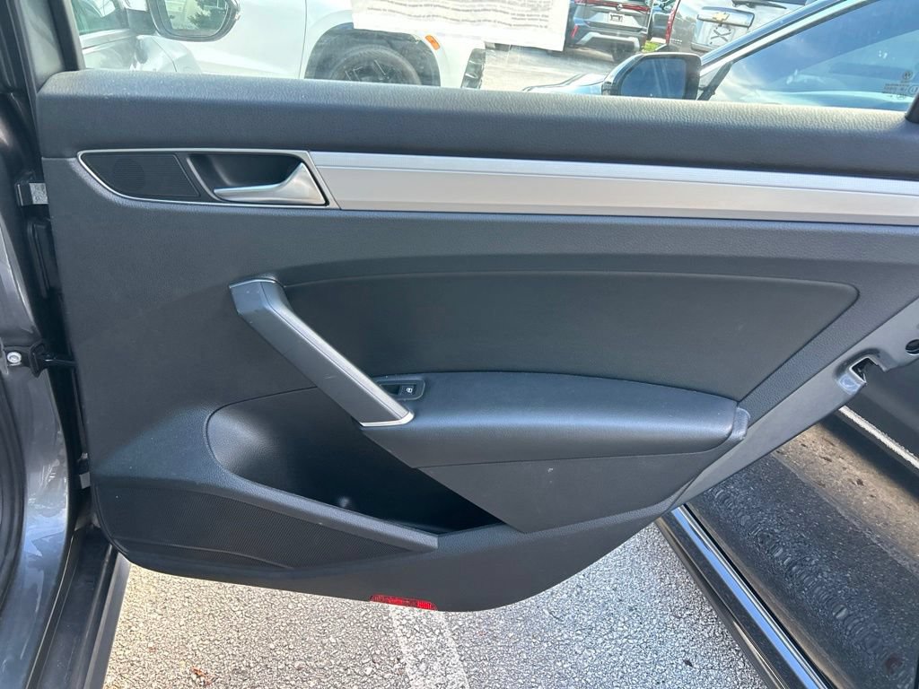Used 2019 Volkswagen Passat 2.0T Wolfsburg w/ Wheels & Sunroof Package FWD image 41