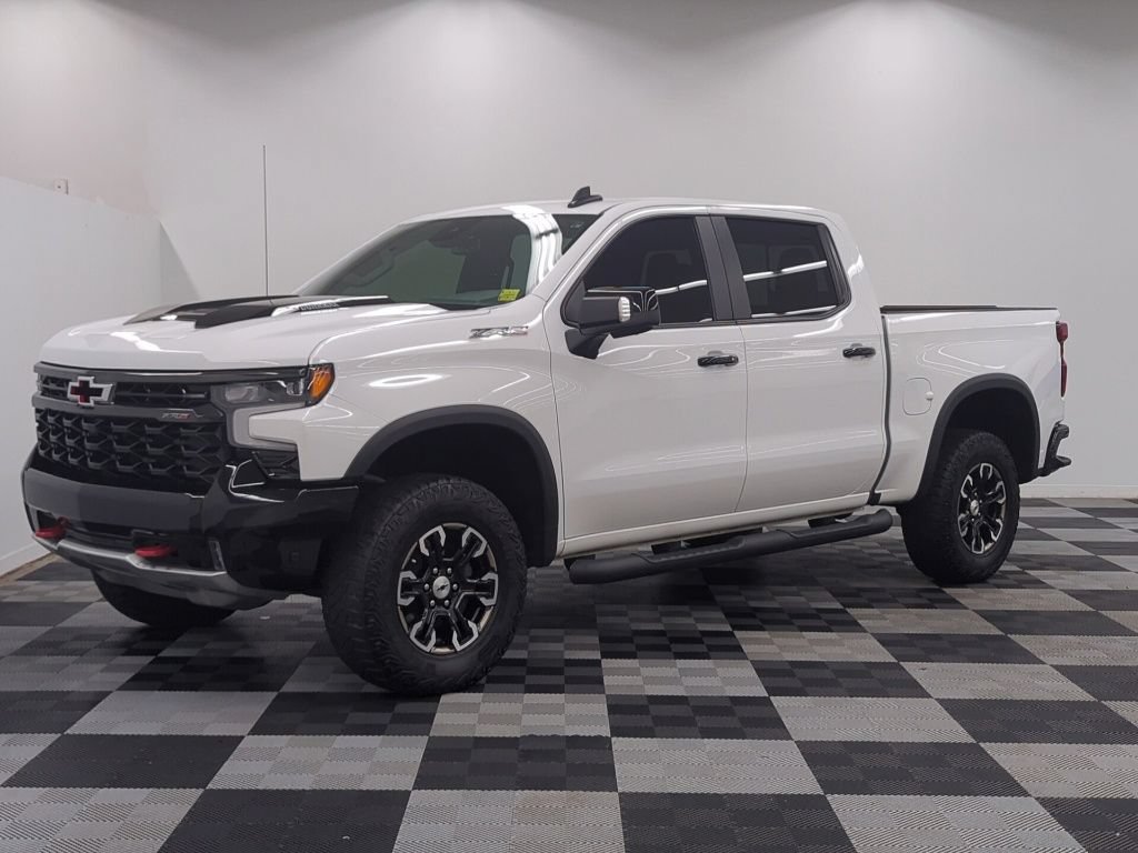 Used 2024 Chevrolet Silverado 1500 ZR2 AWD/4WD image 3