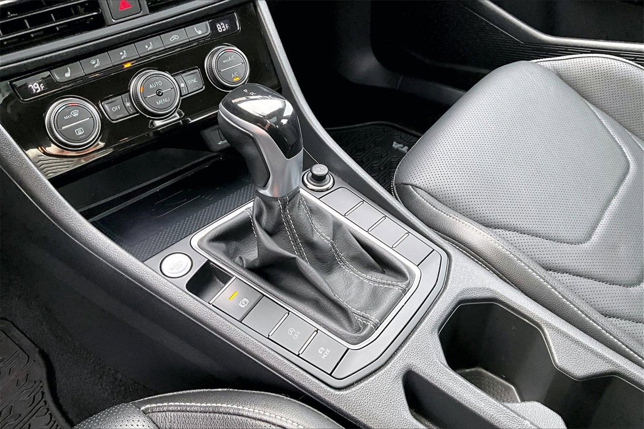 Used 2022 Volkswagen Jetta SEL image 32