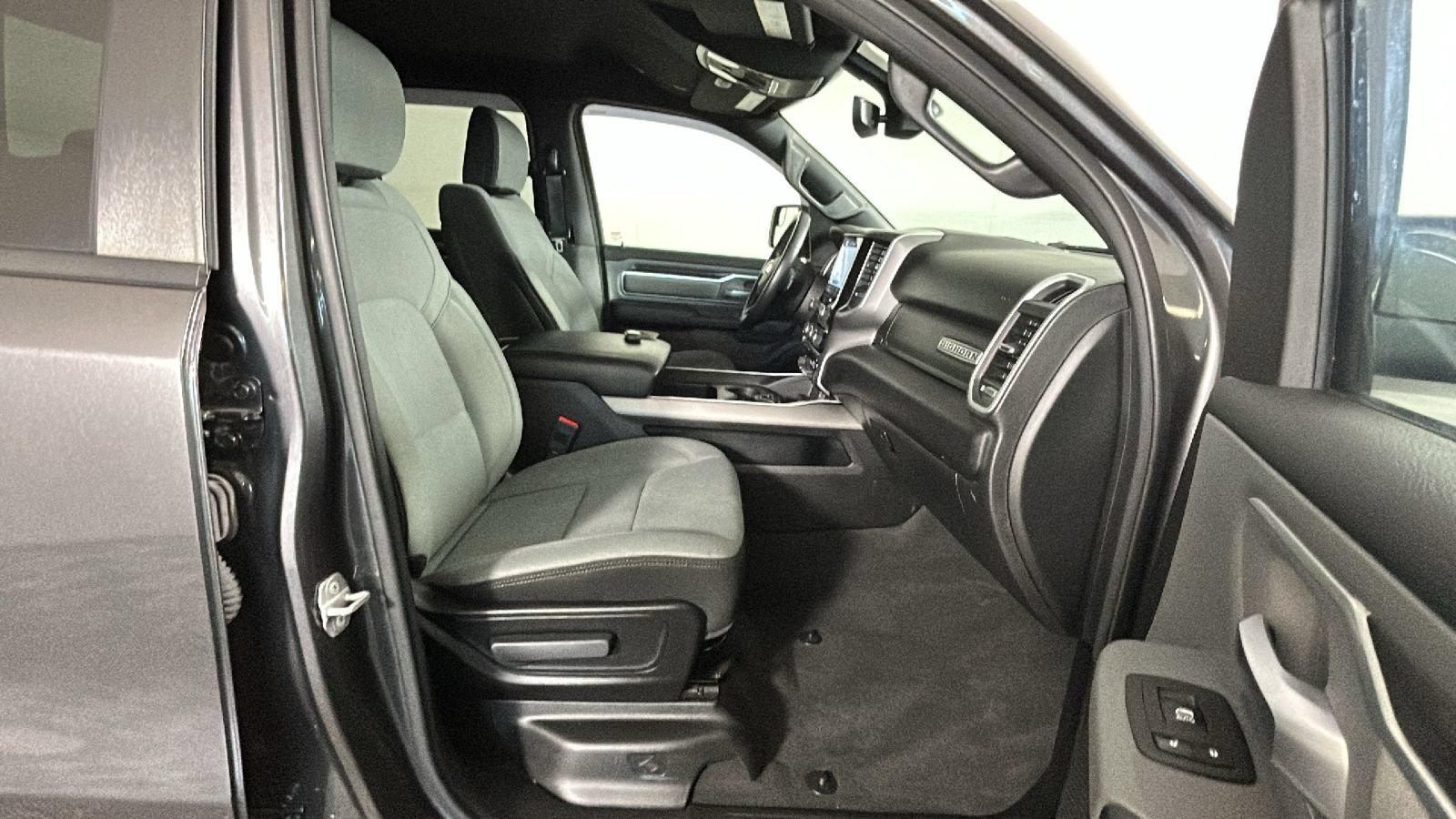 Used 2022 RAM 1500 Big Horn RWD image 35