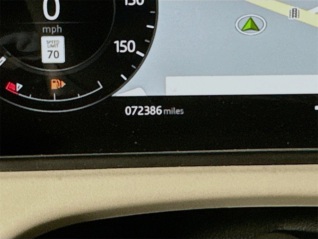 Used 2019 Land Rover Range Rover Velar R-Dynamic SE image 13