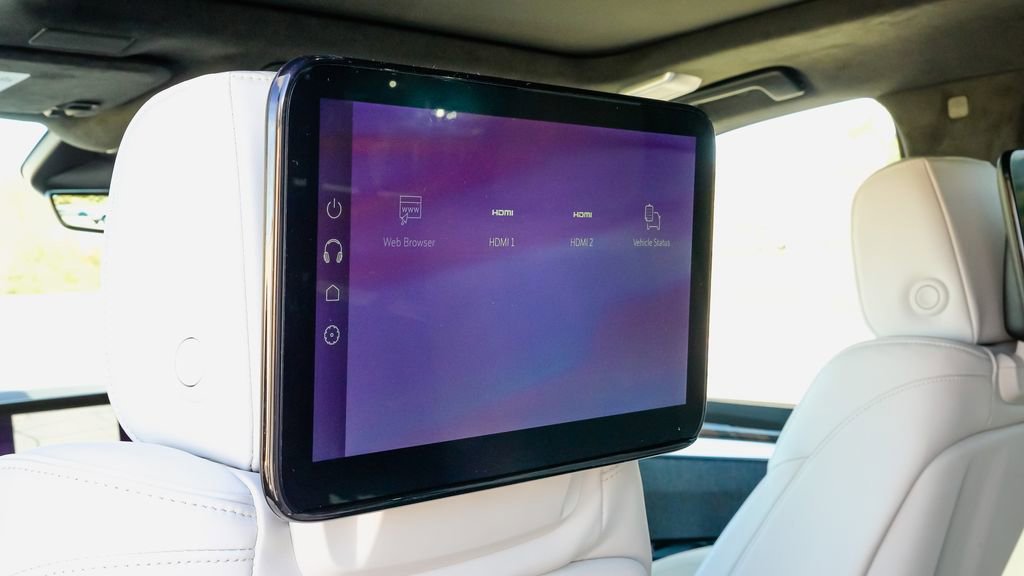 New 2026 Cadillac Escalade ESV Platinum Sport w/ LPO, ONYX Package image 12