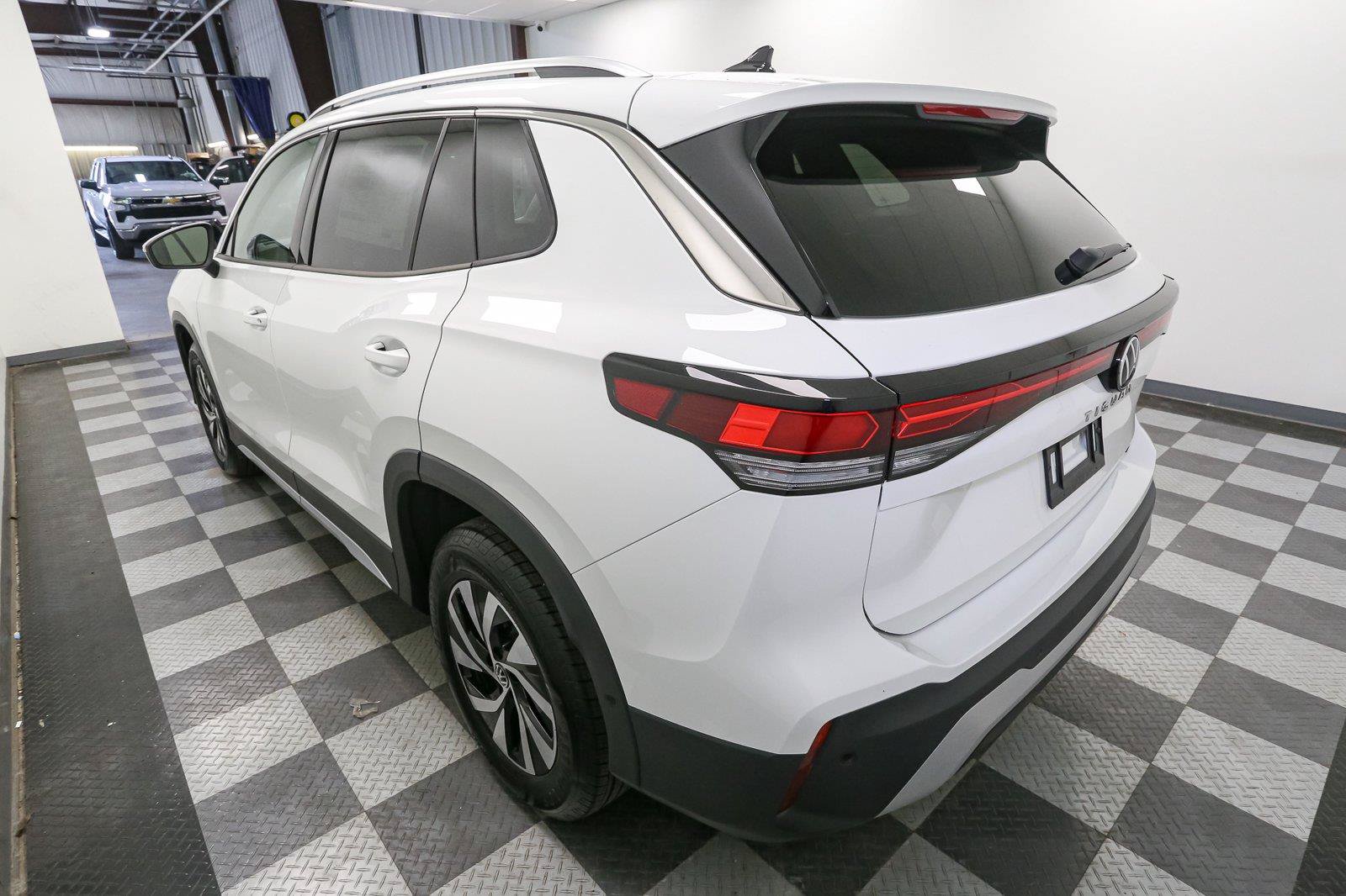 New 2026 Volkswagen Tiguan S AWD/4WD image 9