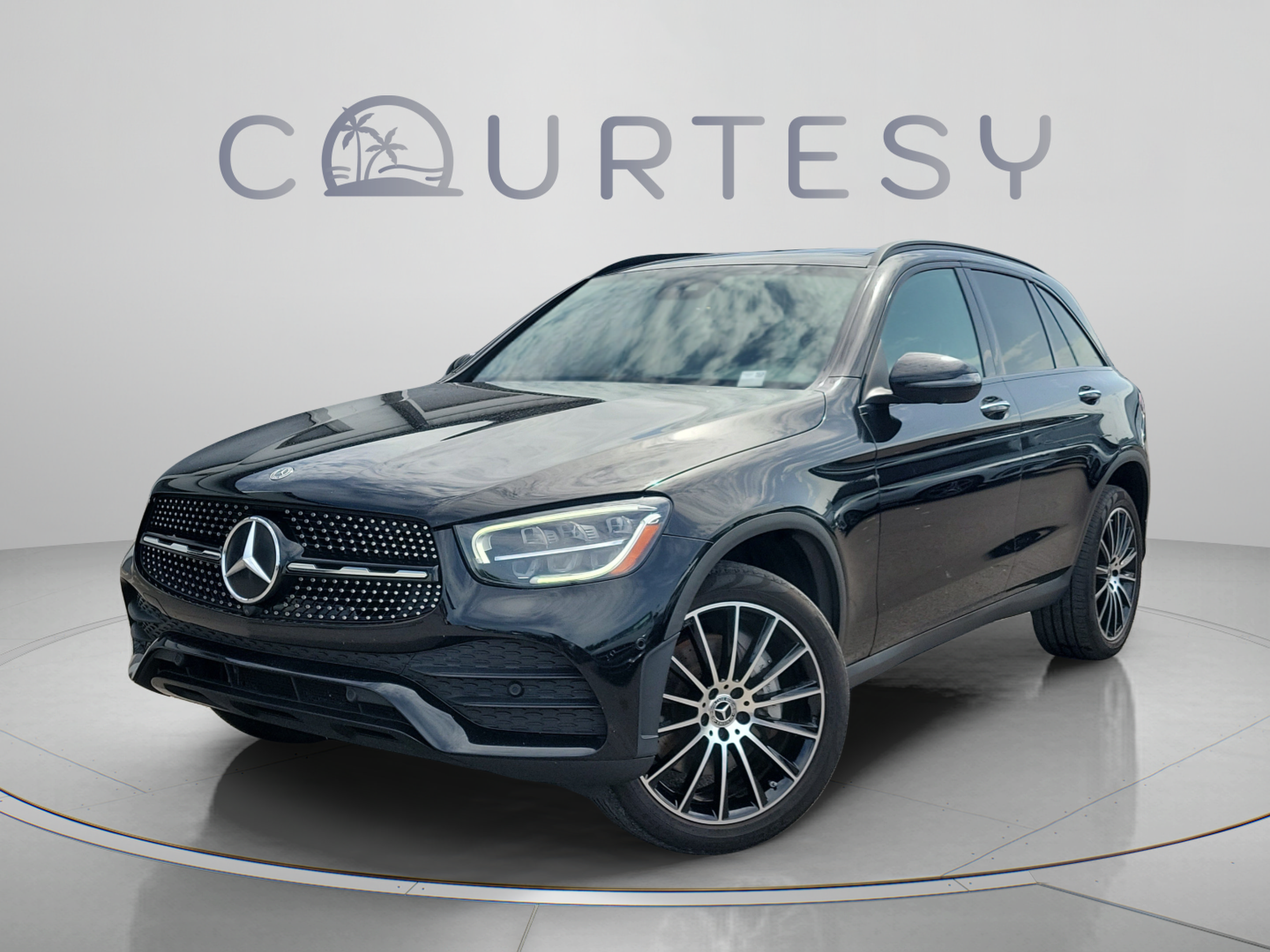 Used 2022 Mercedes-Benz GLC 300 image 1