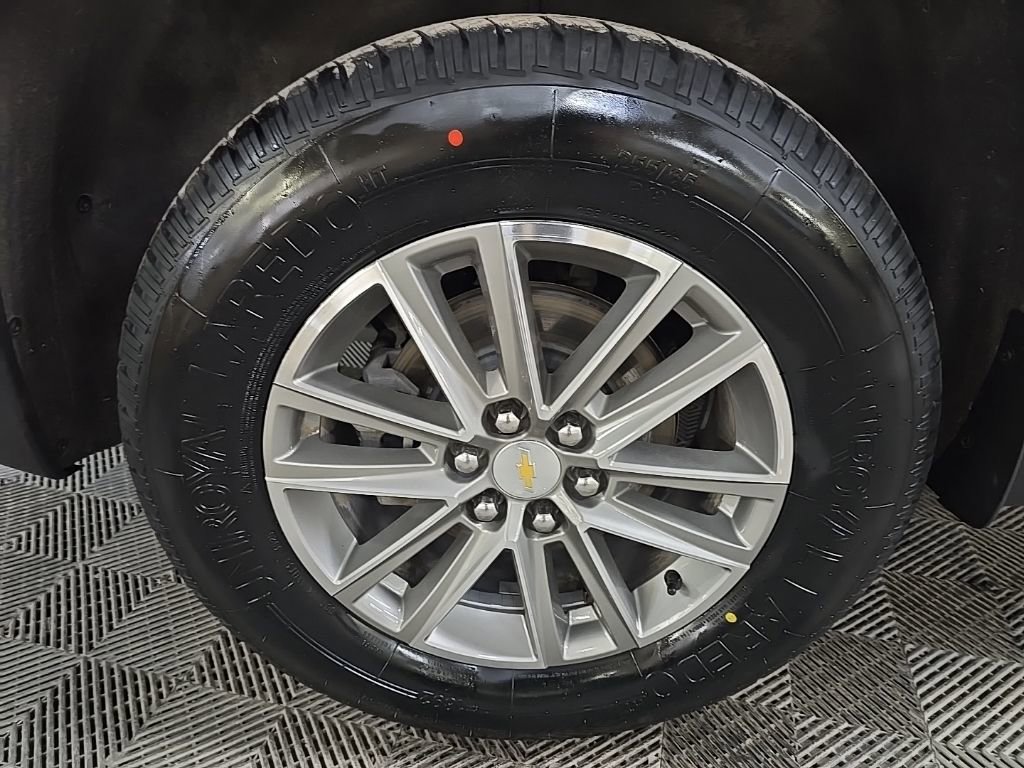 Used 2023 Chevrolet Traverse LT image 13