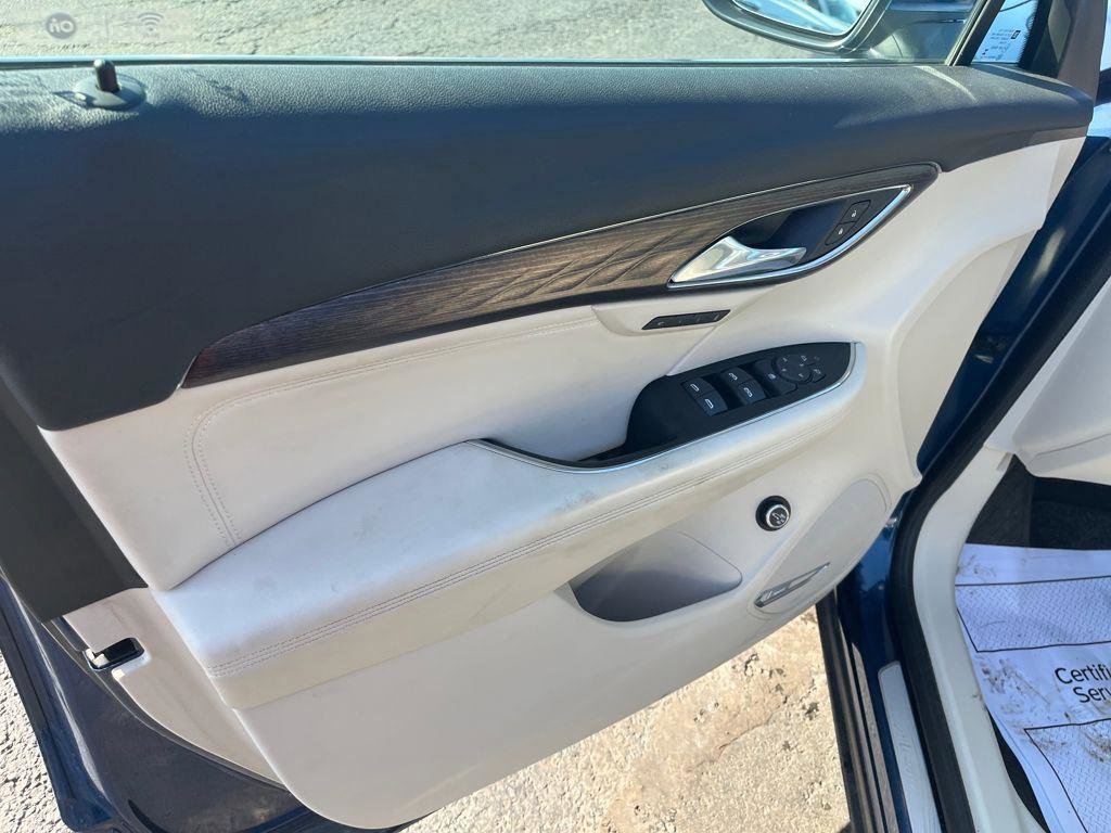 Used 2023 Buick Envision Avenir image 18