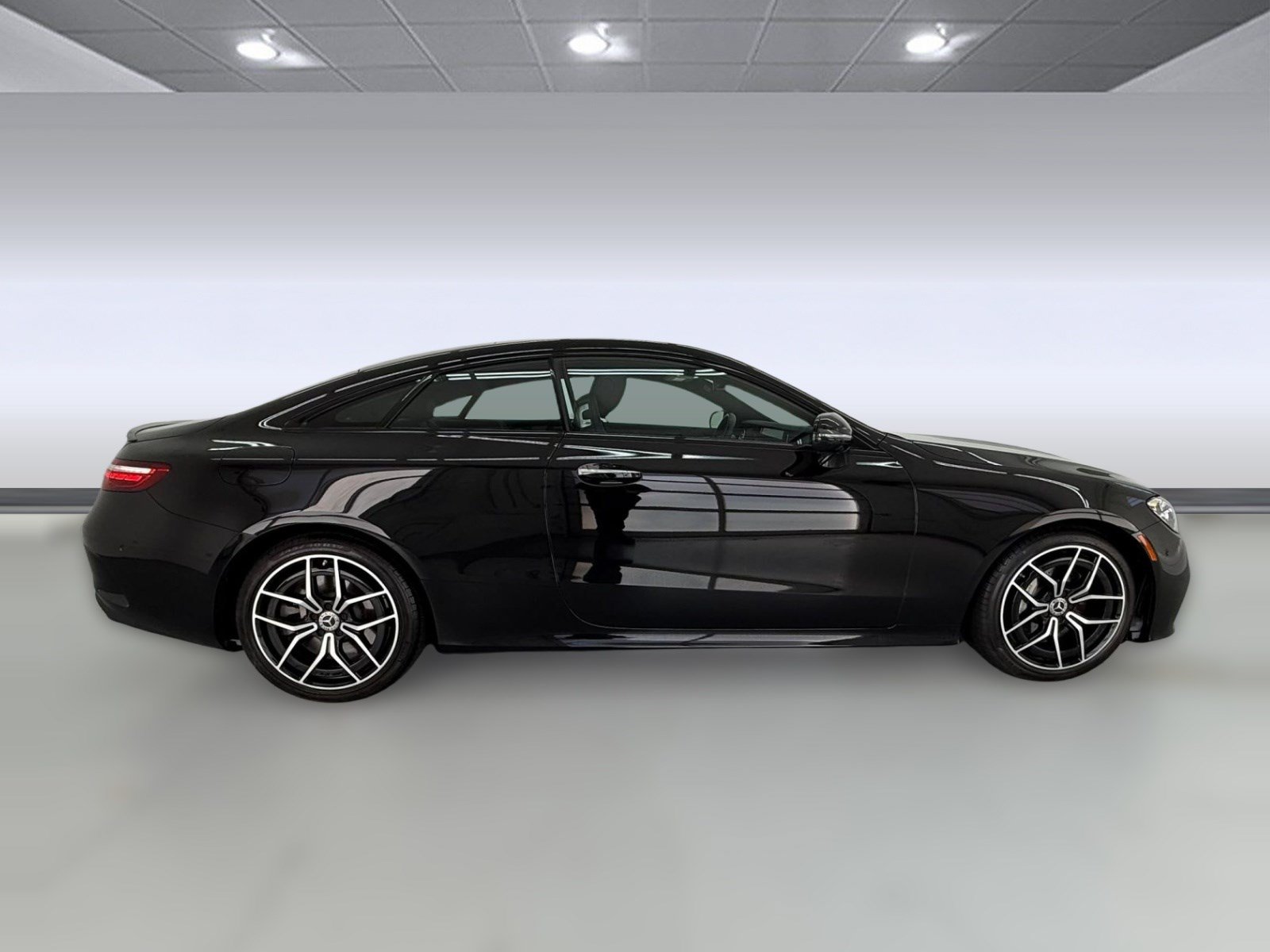 Used 2023 Mercedes-Benz E 450 Coupe image 7